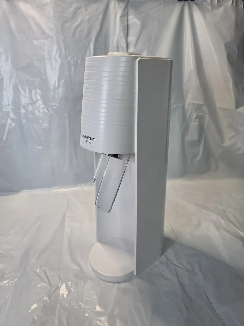 SodaStream Terra Sparkling Water Soda Fizz Maker White With CO2 Bottle Clean